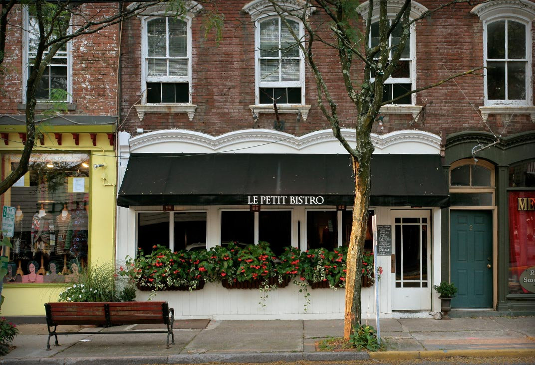 Le Petit Bistro | New York | Hudson Valley Happenings